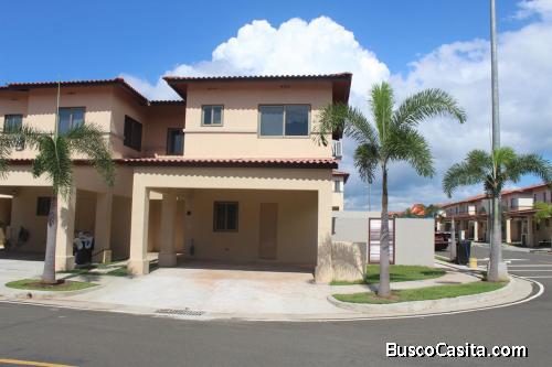 Casa en esquina (adosada) 