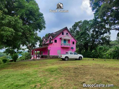 Se vende hermosa Casa y Terreno cerca del Lago Gatún 