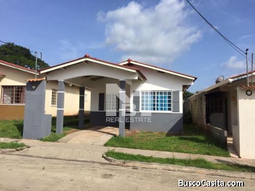 SE VENDE CASA EN LA MITRA DE LA CHORRERA - PRECIO DE REMATE