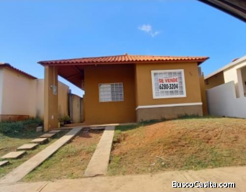 SE VENDE CASA DE 3 RECÁMARAS EN LA CHORRERA, ARBOLEDAS