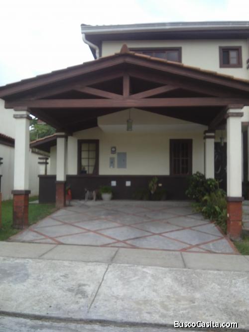 Venta por Motivo de Viaje! Casa en Mirador del Lago