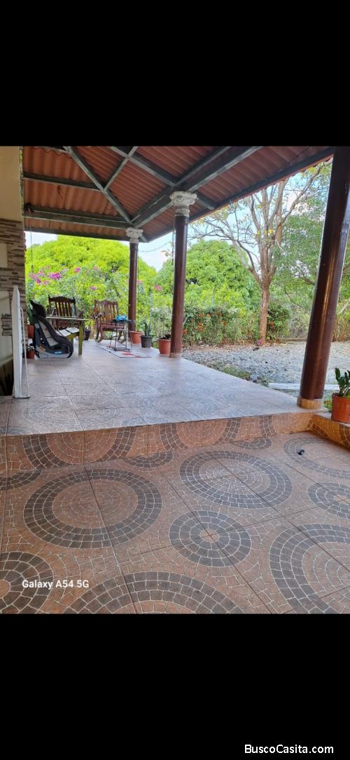 Vendo terreno con dos casas completas de habatar en chepo especialmente para extranjeros
