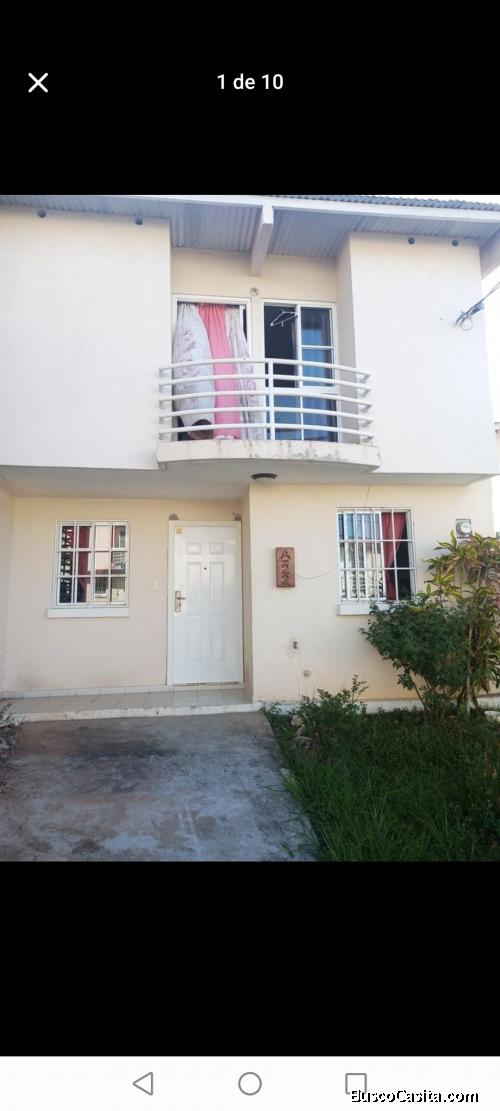 Casa duplex bien ubicada con financiamiento propio