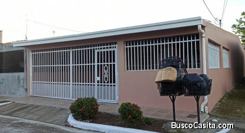 SE VENDE CASA - Panamá, Tocumen, Punta del Este - 234m2