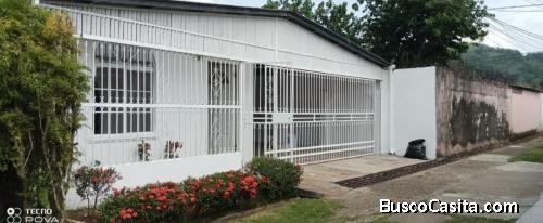 Casa Familiar con título de Propiedad
