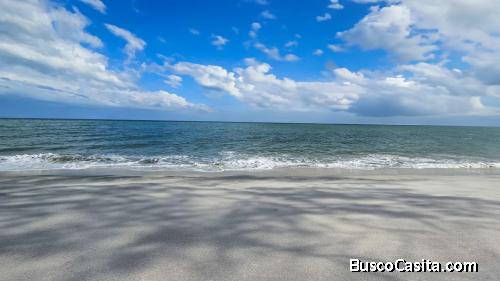 SE VENDE LOTE FRENTE A PLAYA EN CORONADO - BEACHFRONT LOT FOR SALE IN CORONADO