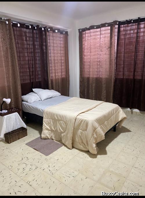 Se alquila habitación para dama Panameña