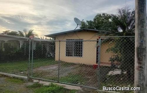 Vendo casa en changuinola bocas del toro cuenta con tres cuartos y un baño cercada sala amplia y su 