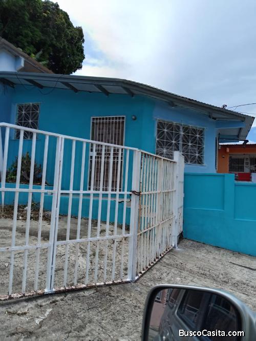 se Vende Casa de 3 recamaras  1 baño, calle r