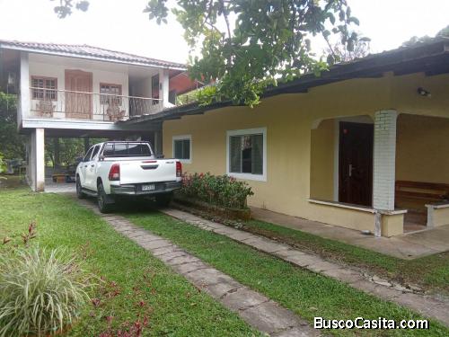 se alquila casa max 4 huespedes