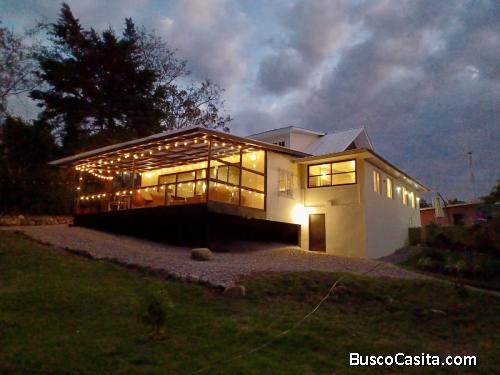 SPACIOUS HOUSE IN BOQUETE HILLS