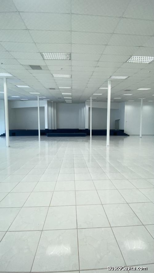 SE ESCUCHAN OFERTAS – LOCAL COMERCIAL 1,100m²