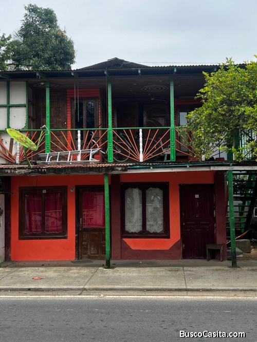 Two Houses on 300 m² Lot Near the Beach – Colón Island