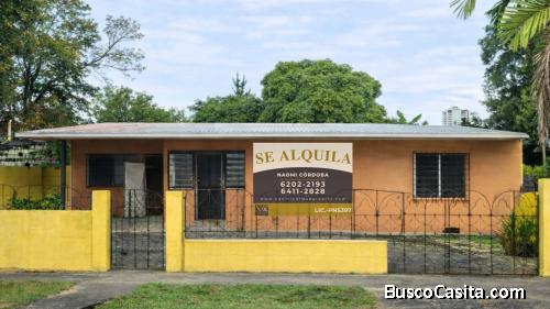 Casa espaciosa en Juan Díaz con 5 recámaras y amplio patio