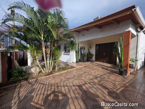 Casa en Venta Brisas del Golf Esquina |Piscina| 4 Recámaras