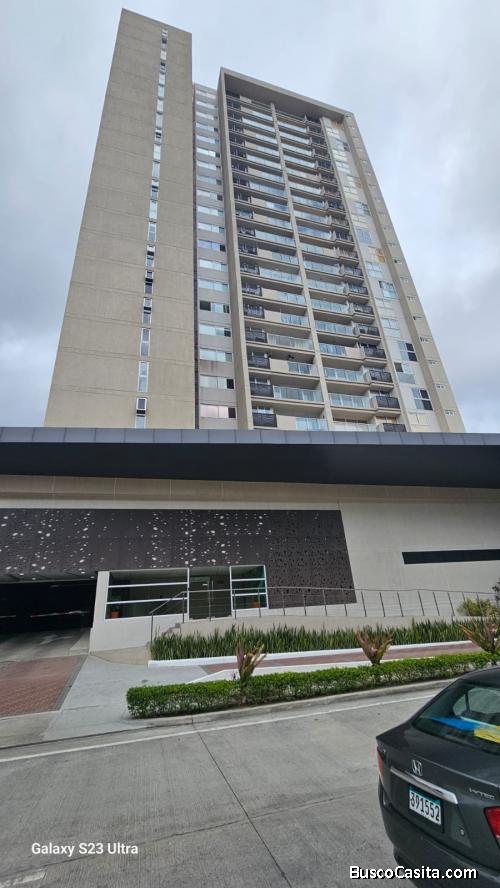 Apartamento en venta – PH Hacienda Golf, Brisas del Golf