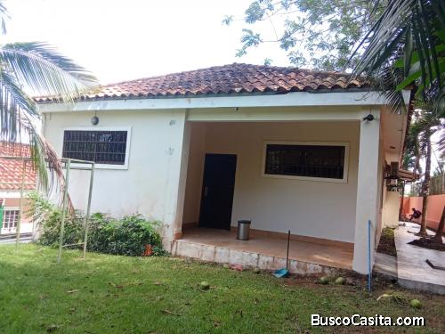 Casa en Las Cumbres Las Lajas en Venta 650m2 Terreno Amplia con Jardín