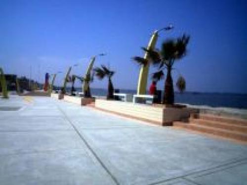 ALQUILO:OFICINAS PEQUEÑAS, MEDIANAS Y AMPLIAS EN CENTRO DE CHIMBOTE.