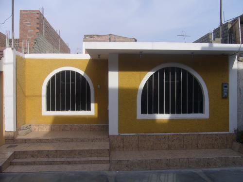 VENDO CASA 1 PISO EN URB. CIPRESES - NUEVO CHIMBOTE