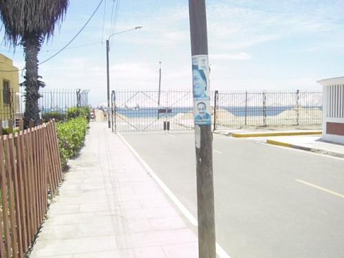 ALQUILO CASA 1 PISO EN URB.LA CALETA - CHIMBOTE.