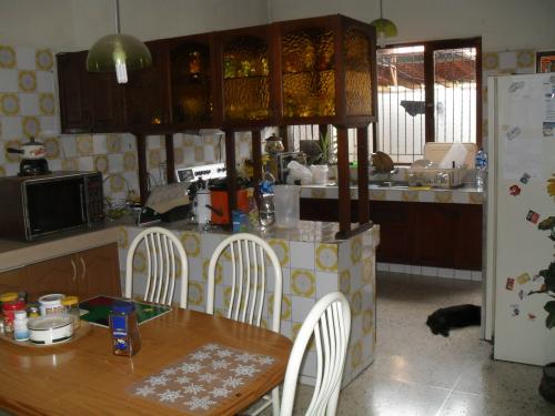 CASA EN LA MOLINA VIEJA EN ESQUINA