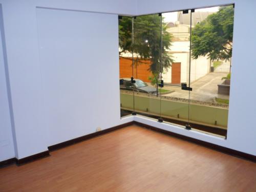 AMPLIO DPTO. DUPLEX 4 DORM. EN 1er. y 2do. PISO LISTO PARA HABITAR - CERCA AL OVALO GUTIERREZ - SAN ISIDRO