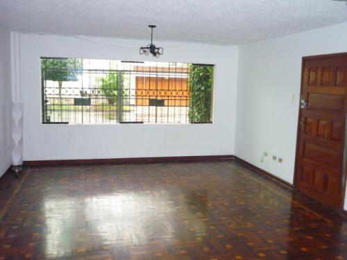 AMPLIO DPTO. 1ER PISO CON 2 COCHERAS ALT. CDRA. 7 AV. EL CORREGIDOR - LA MOLINA