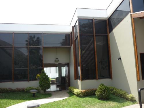 VENDO LINDA CASA EN LA MOLINA, 4 DORMIT, FULL COMODIDADES.