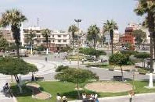 EN VENTA LOCALES COMERCIALES EN ZONA COMERCIAL DE CHIMBOTE.