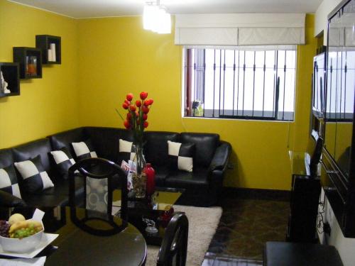 VENDO DEPARTAMENTO LINCE LIMITE CN.J.MARIA 87.53m2+11 DE COCHERA