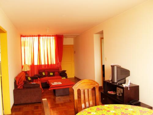 ALQUILO DEPARTAMENTO AMOBLADO VISTA A PARQUE Y MUY BUENA UBICACIÓN EN SAN BORJA SUR 