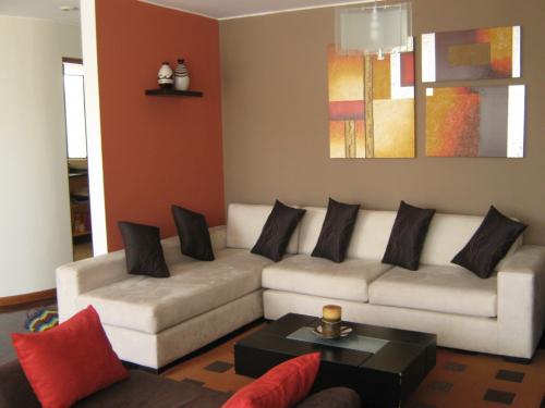 VENDO MODERNO FLAT DE 2 DORMITORIOS CON ESTUDIO (STAR), TERRAZA VISTA PANORÁMICA, PARRILLA EN CASUARINAS, SURCO - LIMA