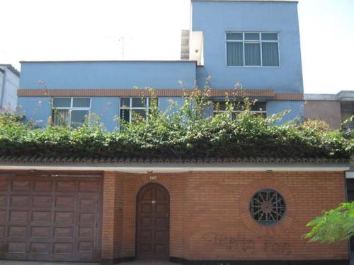 VENTA DE CASA EN CALLE LOS MIRTOS Nº 430 URB. SAN EUGENIO EN EL DISTRITO DE LINCE