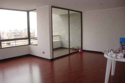 ALQUILER DE DEPARTAMENTO  ESQUINA AV. TOMASAL CON LADERAS DE CASUARINAS DPTO. N° 504 SURCO