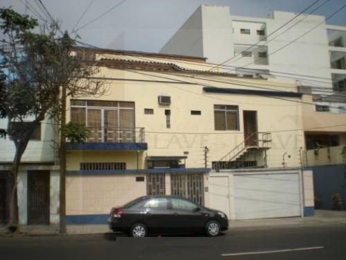 Local de 4 Pisos en Miraflores