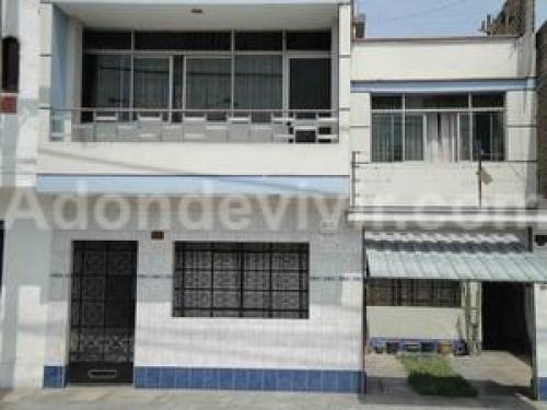 VENTA DE CASA  DE DOS PISOS EN COMAS