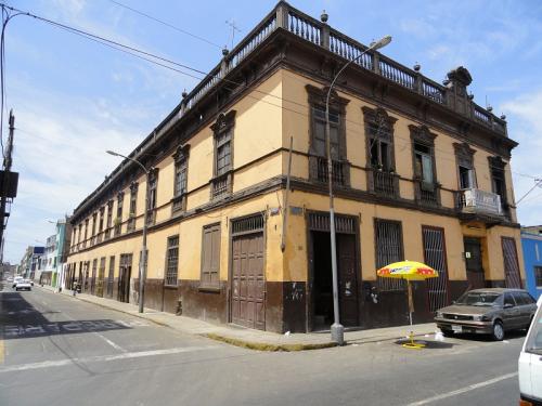 Venta de terreno en esquina de Jr. Tayacaja y Jr. Callao