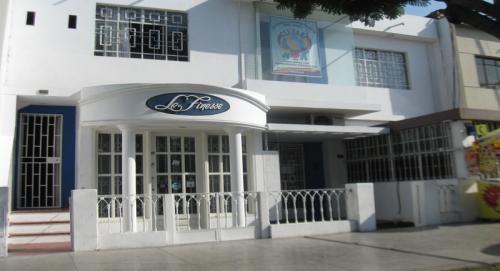 Trujillo Vendo Casa  en Av. Larco.