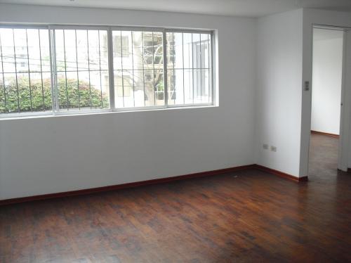 Quimperu vende departamento de 82m2 en Miraflores, cerca a centros comerciales.