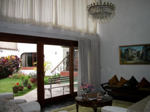 Kasta Perú Vende casa en La Aurora - Miraflores