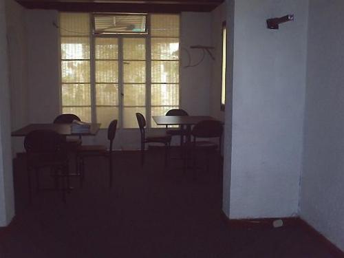 ALQUILO OFCINA EN MIRAFLORES 1MER PISO.