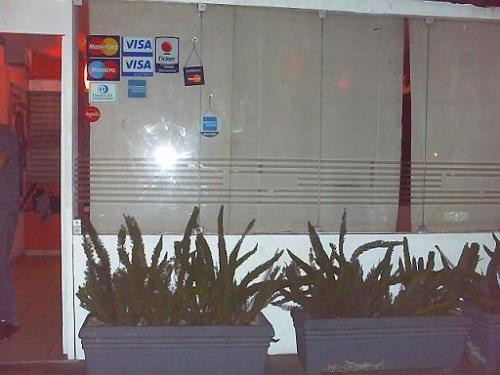 ALQUILO LOCAL EN MIRAFLORES 1MER PISO.