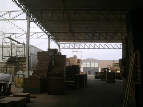 Kasta Perú vende Local semi industrial en Lurín