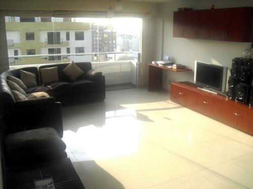 Quimperu vende dúplex de 286m2 en San Borja cerca al Pentagonito.