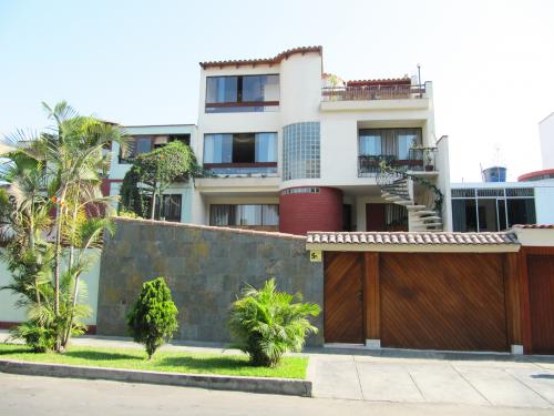 VENTA DE ESPECTACULAR CASA EN SAN BORJA