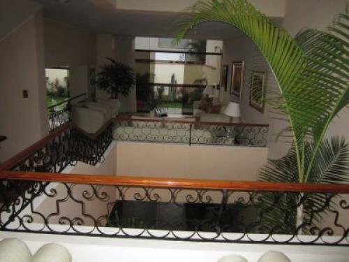VENDO CASA EN LA AURORA - MIRAFLORES
