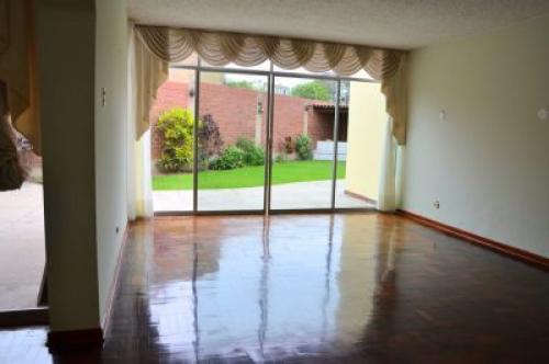 VENDO CASA EN CORPAC - SAN IISIDRO