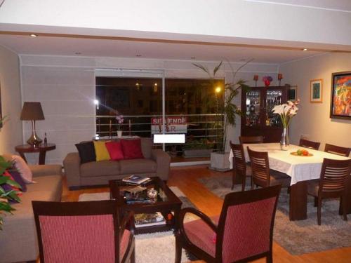 VENDO DEPARTAMENTO DUPLEX, URB. HUMBOLDT, SURCO