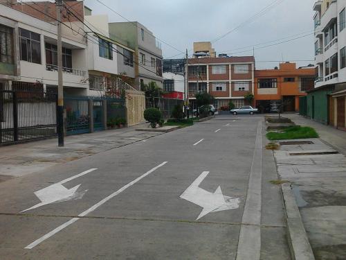 TERRENO EN VENTA EN PUEBLO LIBRE  DE 256 M2  RDM- 6 PISOS