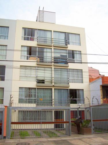 VENTA DE ACOGEDOR DEPARTAMENTO EN CERCADO DE LIMA